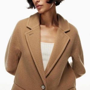 Lightly worn Aritzia Wilfred Westbury Coat in Camel. Size 2, oversized fit.